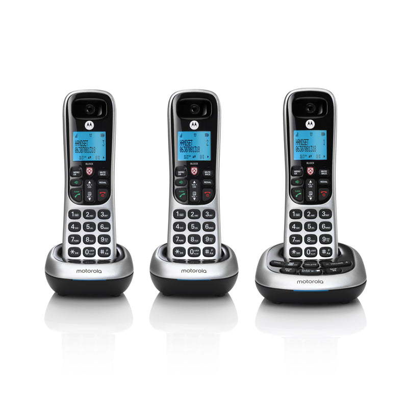 Motorola CD4013 Digital Cordless Phone with Answering Machine, 3 Handsets